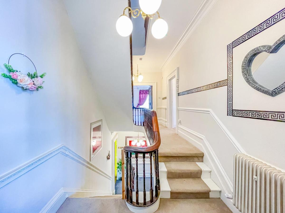 *Re9Bc* For Your Most Relaxed & Cosy Stay + Free Parking + Free Fast Wifi * Leeds  Exterior photo